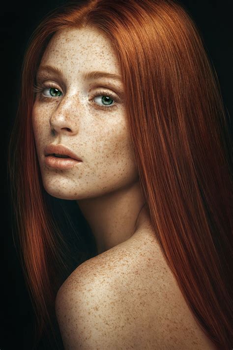 red woman hair